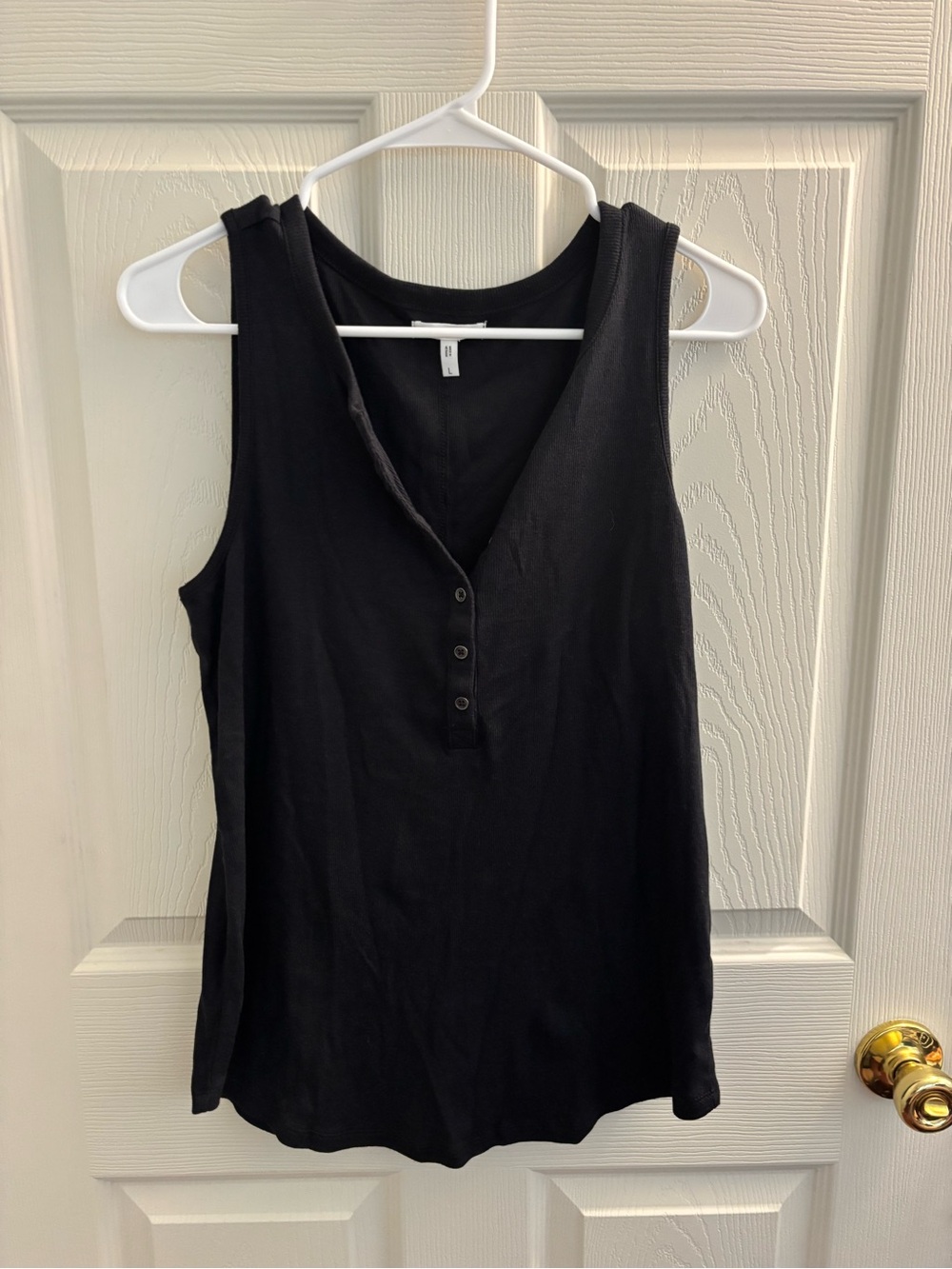 Maurice’s Black Sleeveless Henley Tank Top L